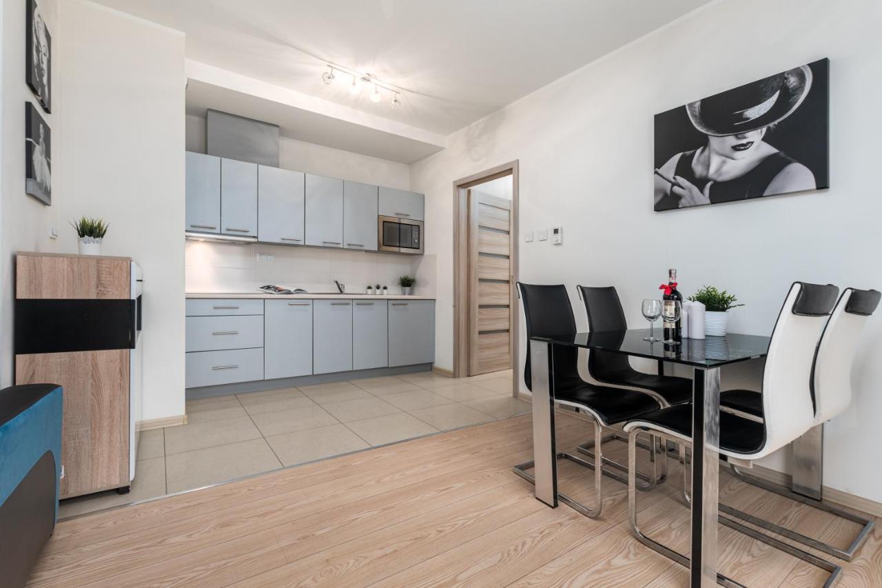 Al Krakowska 291a By Homeprime *